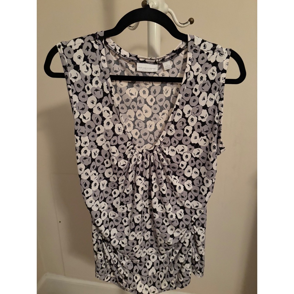 New York & Company stretch gray white black tank size large